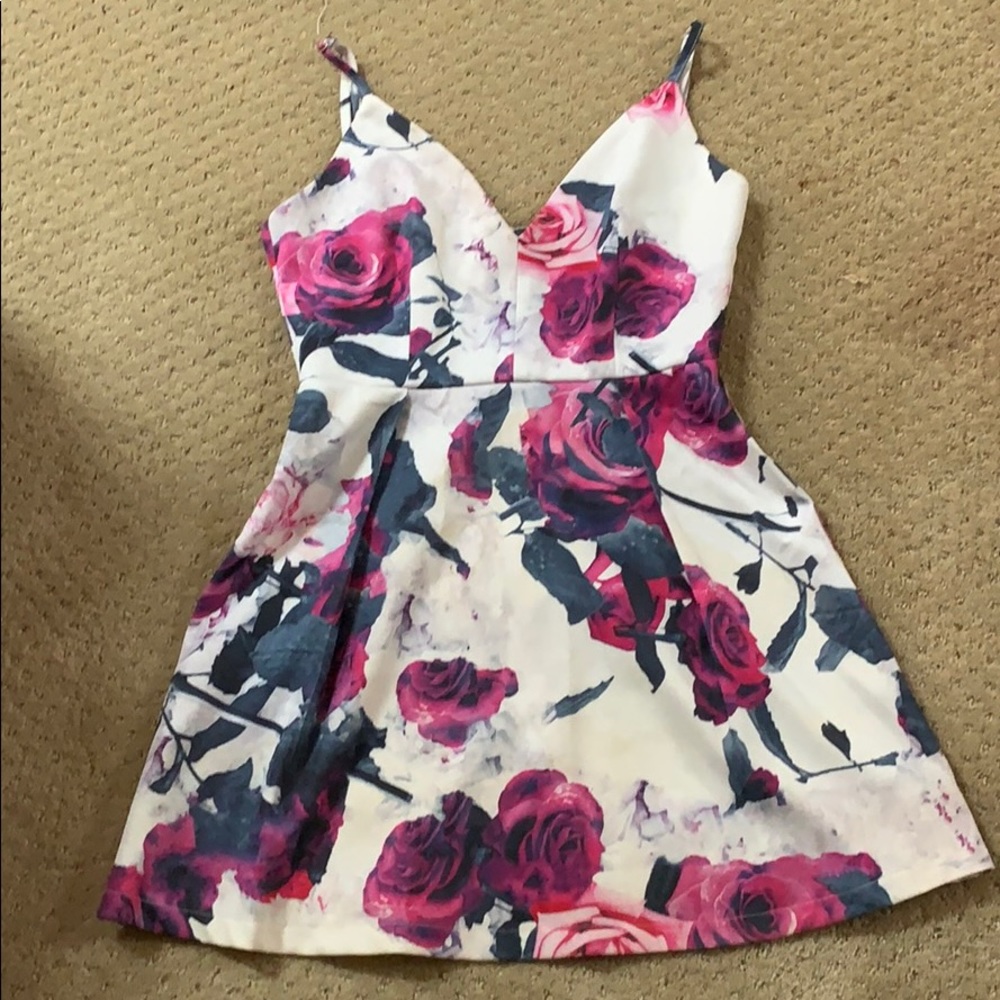 Floral mini dress. TOBI size Small